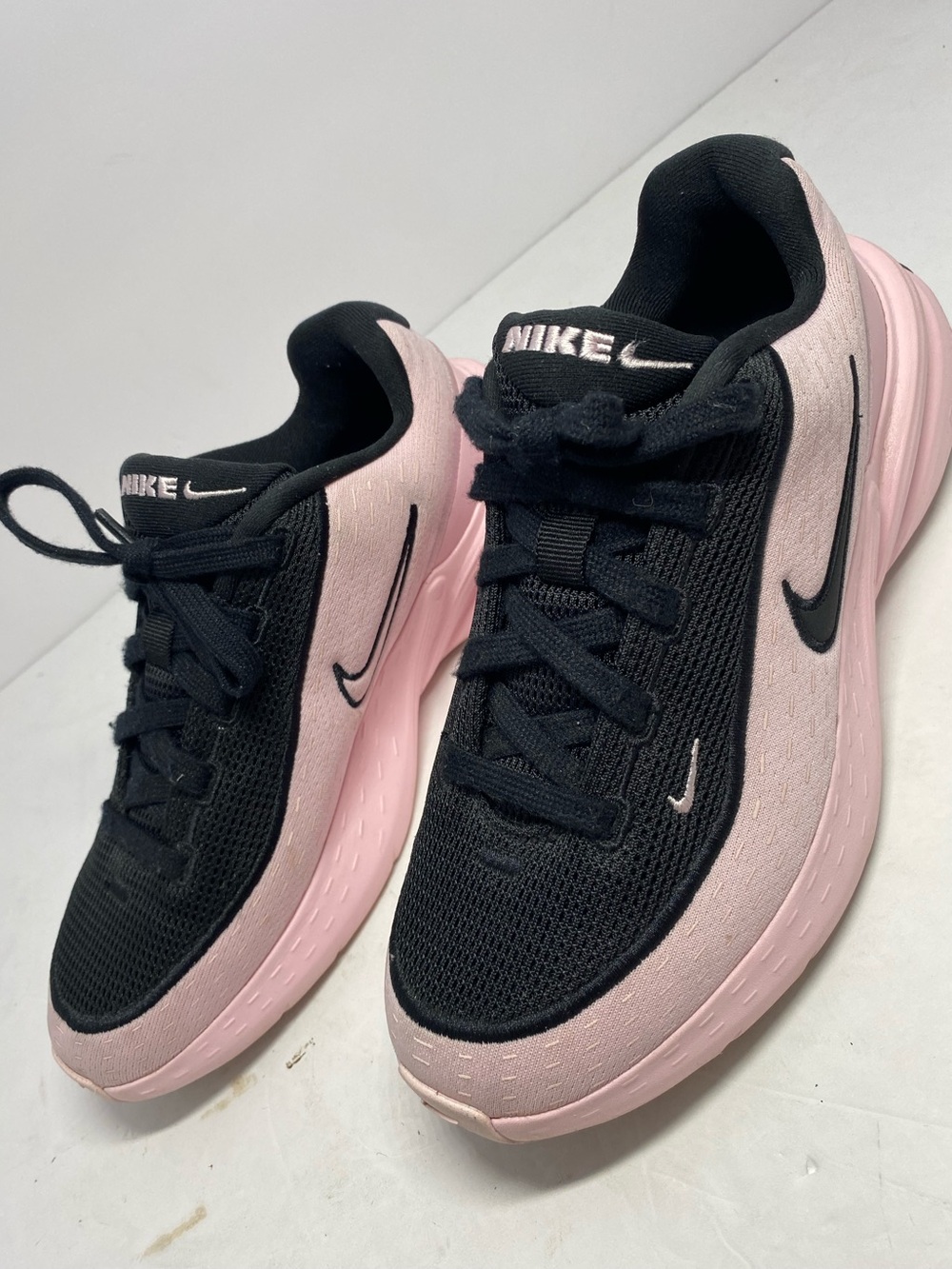 Nike Women’s Black and Light Pink Athletic Sneakers